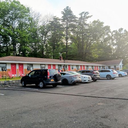 Robin Hood Motel Saratoga Springs Extérieur photo